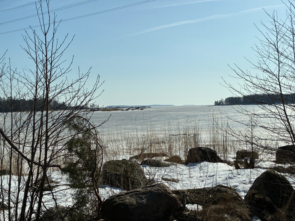 Näky ulkomerelle on vähän vinossa